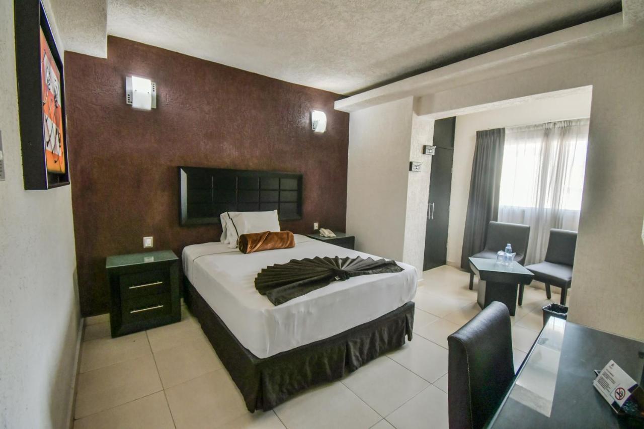 Hotel Portonovo Plaza Centro Guadalajara Exteriör bild