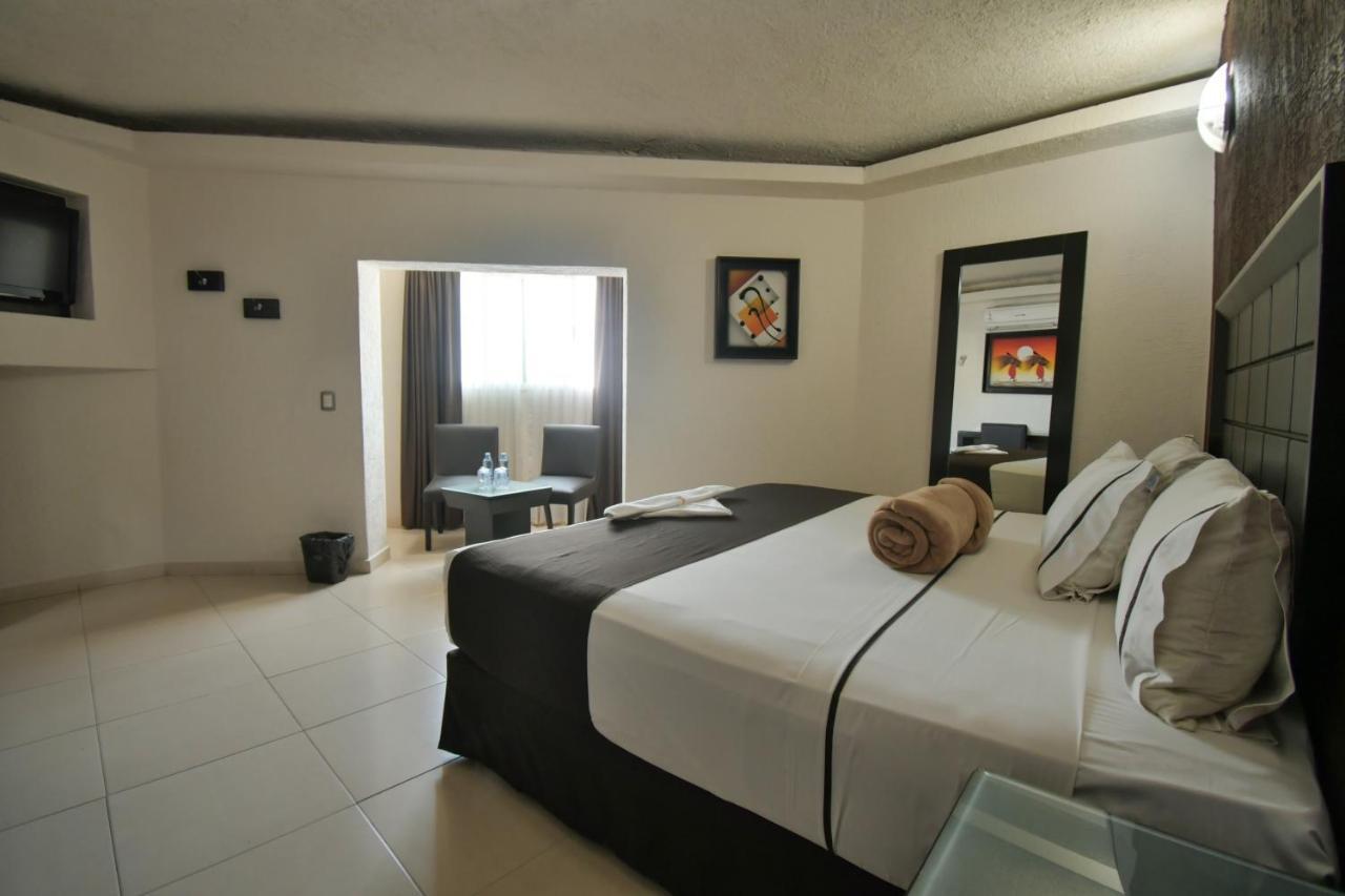 Hotel Portonovo Plaza Centro Guadalajara Exteriör bild
