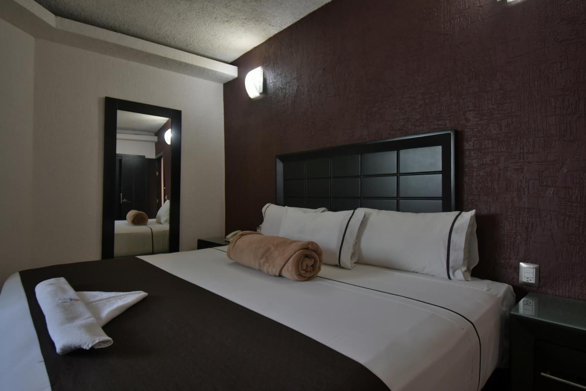 Hotel Portonovo Plaza Centro Guadalajara Exteriör bild