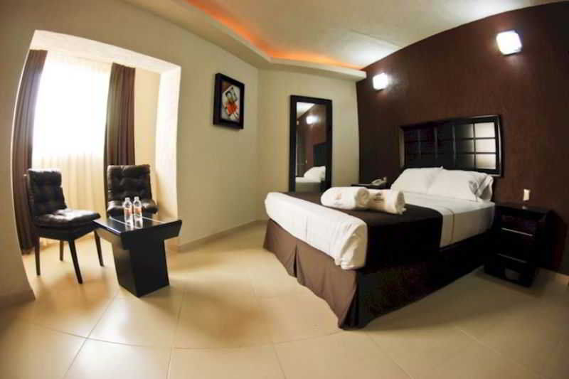 Hotel Portonovo Plaza Centro Guadalajara Exteriör bild