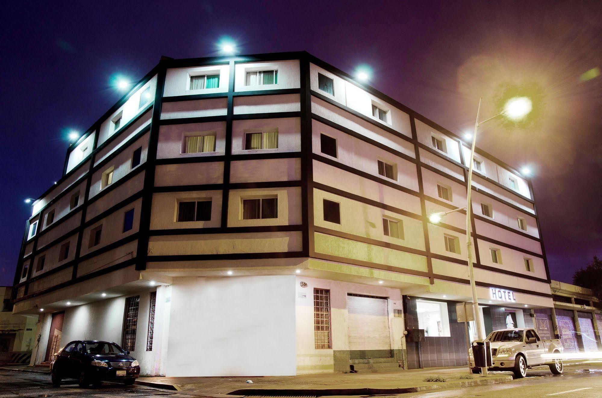 Hotel Portonovo Plaza Centro Guadalajara Exteriör bild